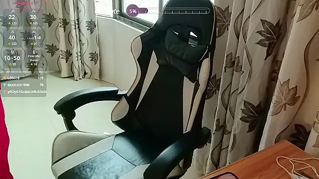 Snapshot of luoxuwen chatting on February 14, 2025, 5:51 am luoxuwen online show from February 14, 2025, 5:51 am