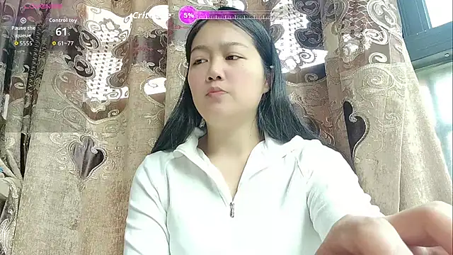 luoxuwen online show from April 25, 2026, 12:46 am