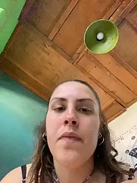 isadelasestrellas online show from September 9, 2025, 6:29 pm