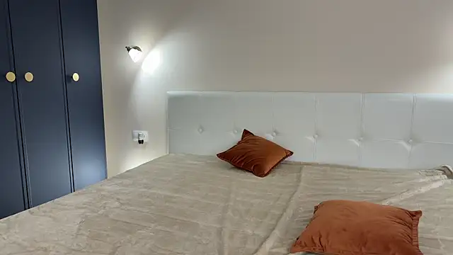 oypo online show from November 28, 2025, 4:53 pm