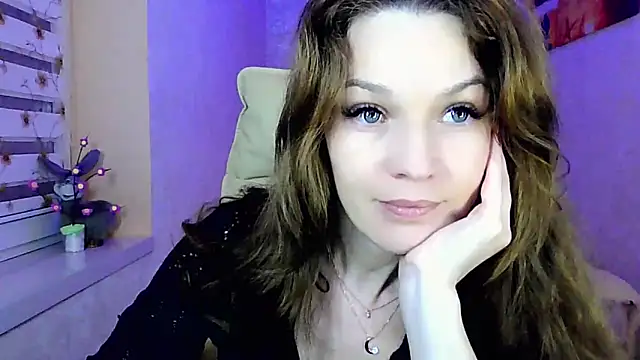 impossibleluna online show from April 16, 2026, 6:52 pm