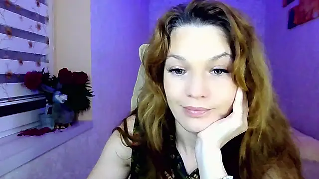 impossibleluna online show from June 5, 2026, 7:52 pm