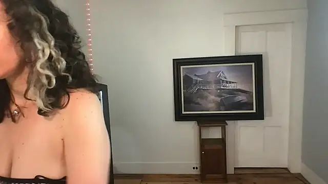 BonfireBonnie online show from September 25, 2025, 1:59 pm