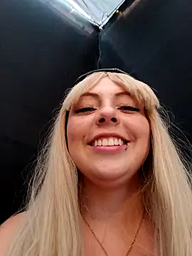 madelaine- online show from December 19, 2024, 10:42 pm