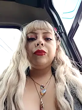 madelaine- online show from December 24, 2024, 6:28 pm