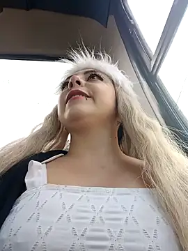 madelaine- online show from December 27, 2024, 7:57 pm