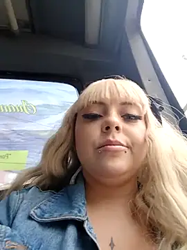 madelaine- online show from March 5, 2025, 6:01 pm