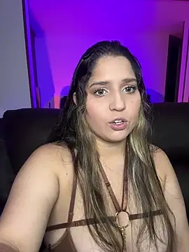 valentina jonnes1 online show from March 7, 2025, 4:35 am