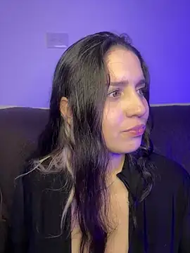 Snapshot of valentina_jonnes1 chatting on April 26, 2026, 3:37 am valentina jonnes1 online show from April 26, 2026, 3:37 am