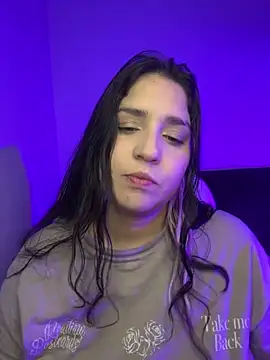 Snapshot of valentina_jonnes1 chatting on May 9, 2026, 5:01 am valentina jonnes1 online show from May 9, 2026, 5:01 am