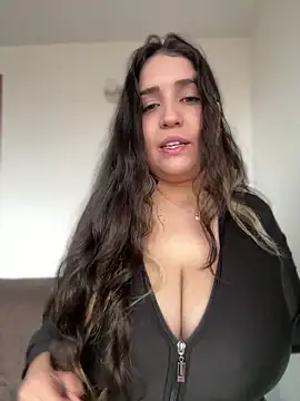 Snapshot of valentina_jonnes1 chatting on June 7, 2026, 10:13 pm valentina jonnes1 online show from June 7, 2026, 10:13 pm