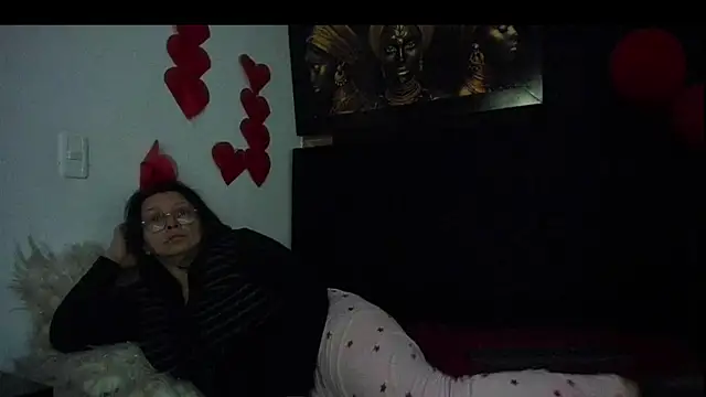 Evaaross 2345 online show from March 7, 2025, 1:53 am