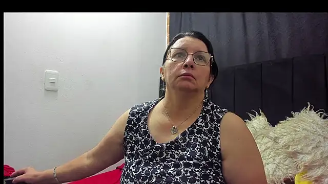 Evaaross 2345 online show from January 15, 2026, 11:37 am