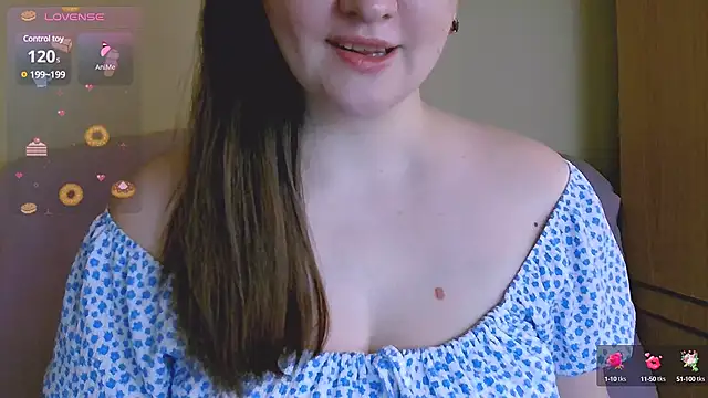 ChubbyMaia online show from March 12, 2025, 12:15 pm