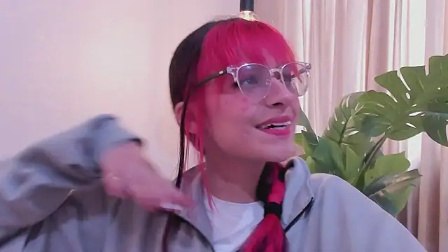 RedMeloddy online show from February 6, 2025, 7:29 pm