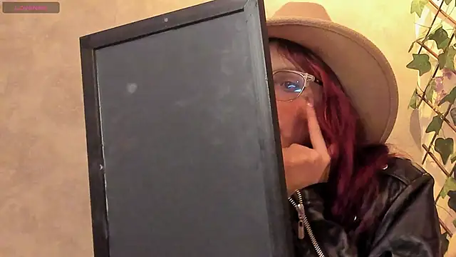 RedMeloddy online show from March 15, 2026, 1:00 am