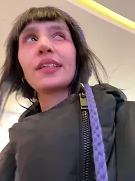 bigbabykiki online show from December 3, 2024, 9:33 am