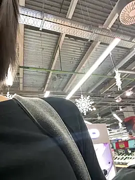 bigbabykiki online show from December 14, 2024, 12:44 pm