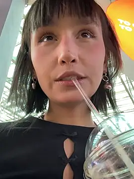 bigbabykiki online show from February 16, 2025, 1:27 pm