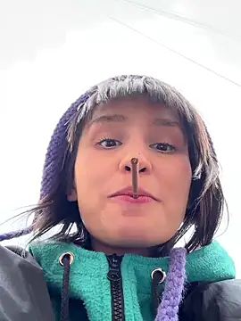 bigbabykiki online show from February 27, 2025, 8:39 am