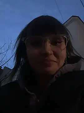 bigbabykiki online show from March 9, 2025, 4:22 pm