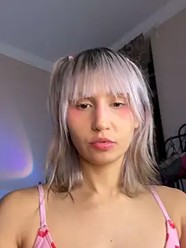 bigbabykiki online show from November 28, 2025, 7:05 pm