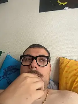 Snapshot of Gartengolem chatting on July 17, 2026, 9:27 am Gartengolem online show from July 17, 2026, 9:27 am