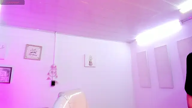 Alexx Scoot online show from January 8, 2025, 7:56 pm