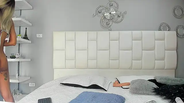 AlessaEcheverri online show from January 29, 2025, 4:41 pm