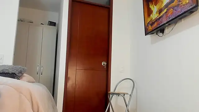 SophieBaker   online show from March 11, 2025, 10:29 am