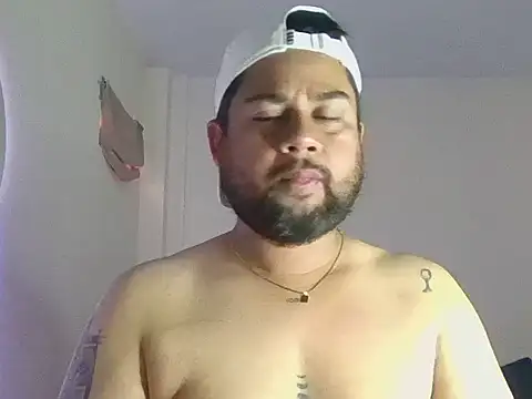 GABRIELGARCIA1313 online show from June 26, 2026, 1:37 pm