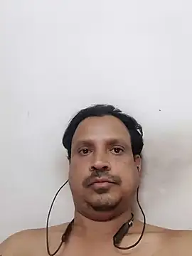 Raj1043 online show from December 28, 2024, 11:30 am