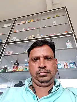 Snapshot of Raj1043 chatting on May 4, 2026, 6:31 am Raj1043 online show from May 4, 2026, 6:31 am