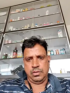 Snapshot of Raj1043 chatting on May 5, 2026, 6:32 am Raj1043 online show from May 5, 2026, 6:32 am