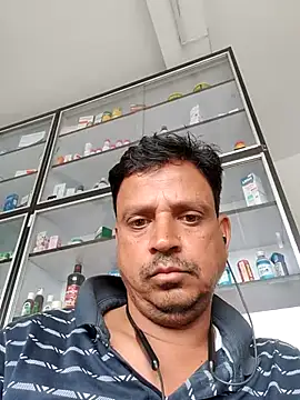 Snapshot of Raj1043 chatting on May 8, 2026, 6:52 am Raj1043 online show from May 8, 2026, 6:52 am