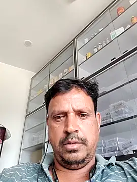 Snapshot of Raj1043 chatting on June 5, 2026, 6:42 am Raj1043 online show from June 5, 2026, 6:42 am