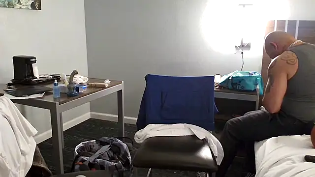 EatMyCake831 online show from February 9, 2025, 6:43 am