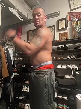 EatMyCake831 online show from September 25, 2025, 9:02 am