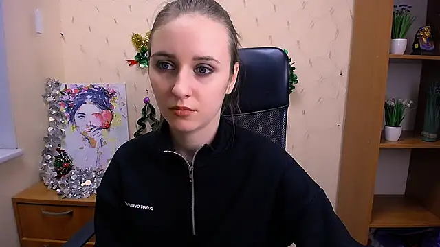  Nicole new online show from December 14, 2024, 3:47 pm