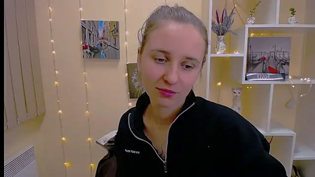  Nicole new online show from March 5, 2025, 3:51 pm