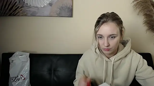  Nicole new online show from November 5, 2025, 11:43 am