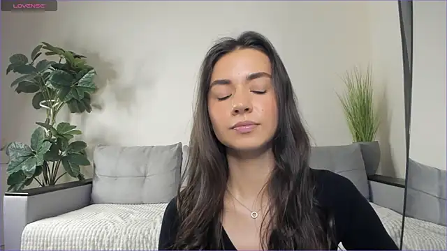 NicoleLuv online show from January 15, 2025, 4:11 pm