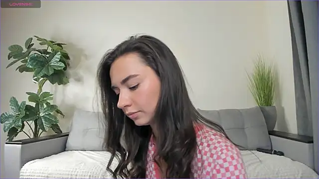 NicoleLuv online show from February 5, 2025, 4:14 pm