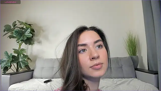 NicoleLuv online show from February 6, 2025, 7:18 pm