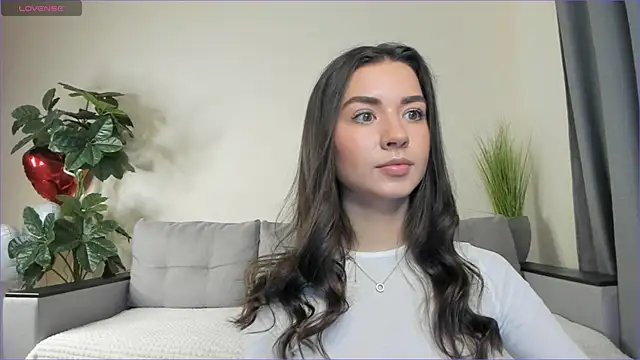 NicoleLuv online show from March 3, 2025, 1:09 pm