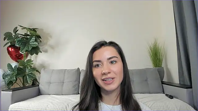 NicoleLuv online show from March 6, 2025, 7:10 pm