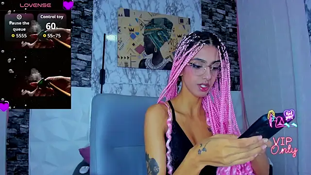 Queen Cuarxxo online show from April 21, 2026, 11:40 pm