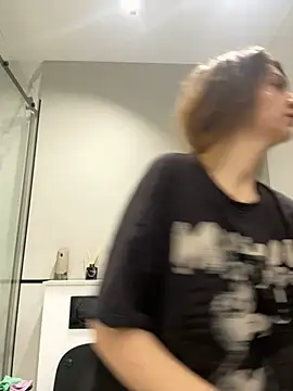 BelleSkye online show from March 15, 2025, 5:08 am