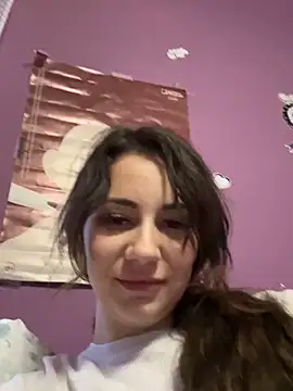 BelleSkye online show from March 15, 2025, 2:34 pm