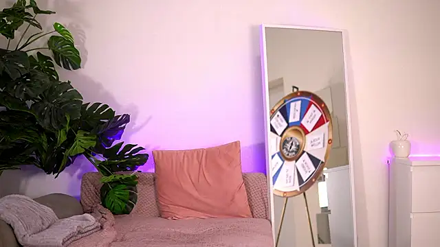 BelleSkye online show from February 25, 2026, 4:11 am